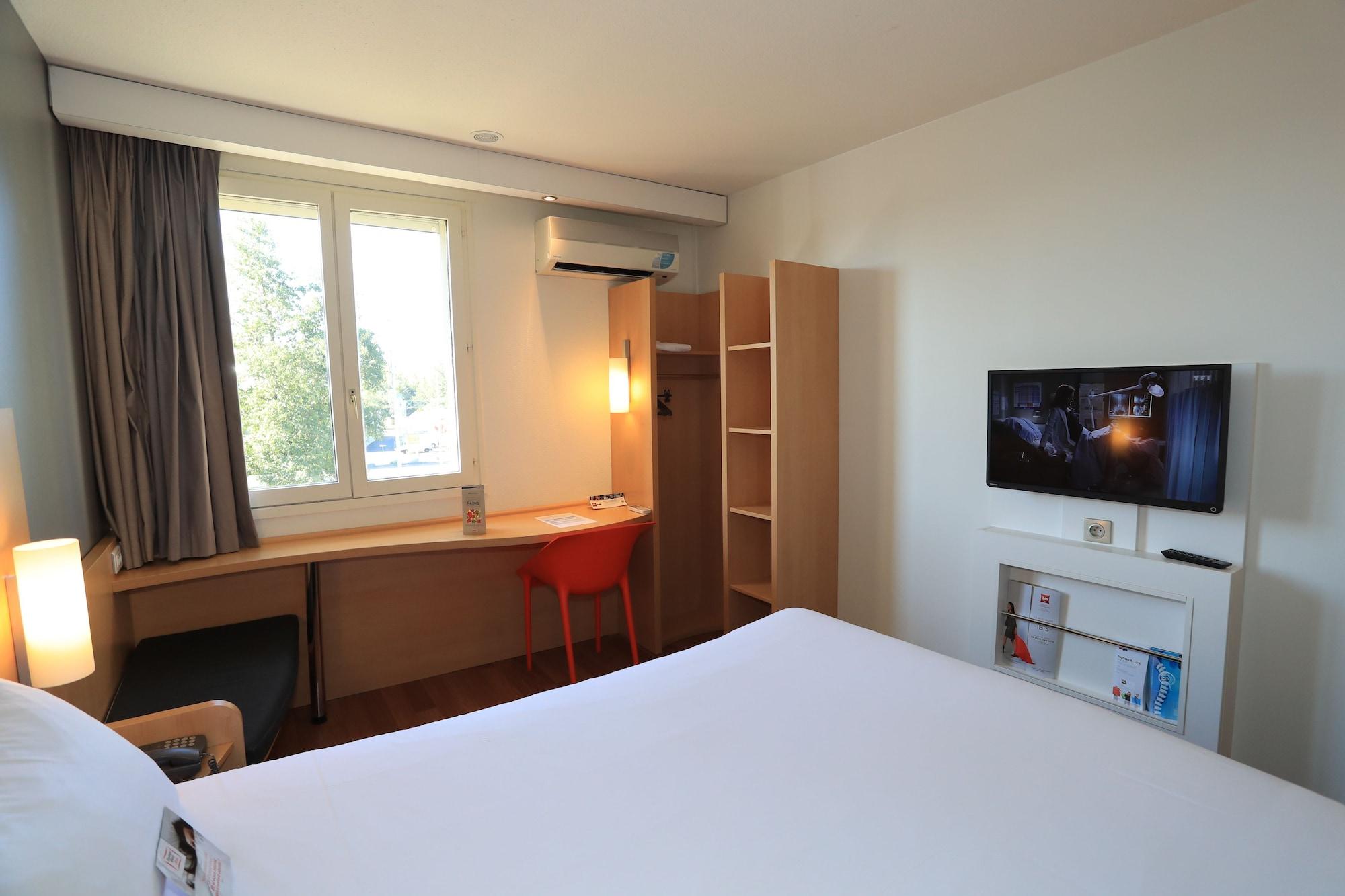 Ibis Aurillac Luaran gambar