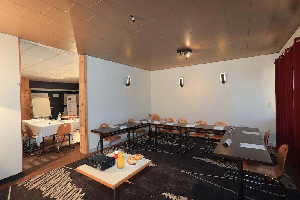 Ibis Aurillac Luaran gambar