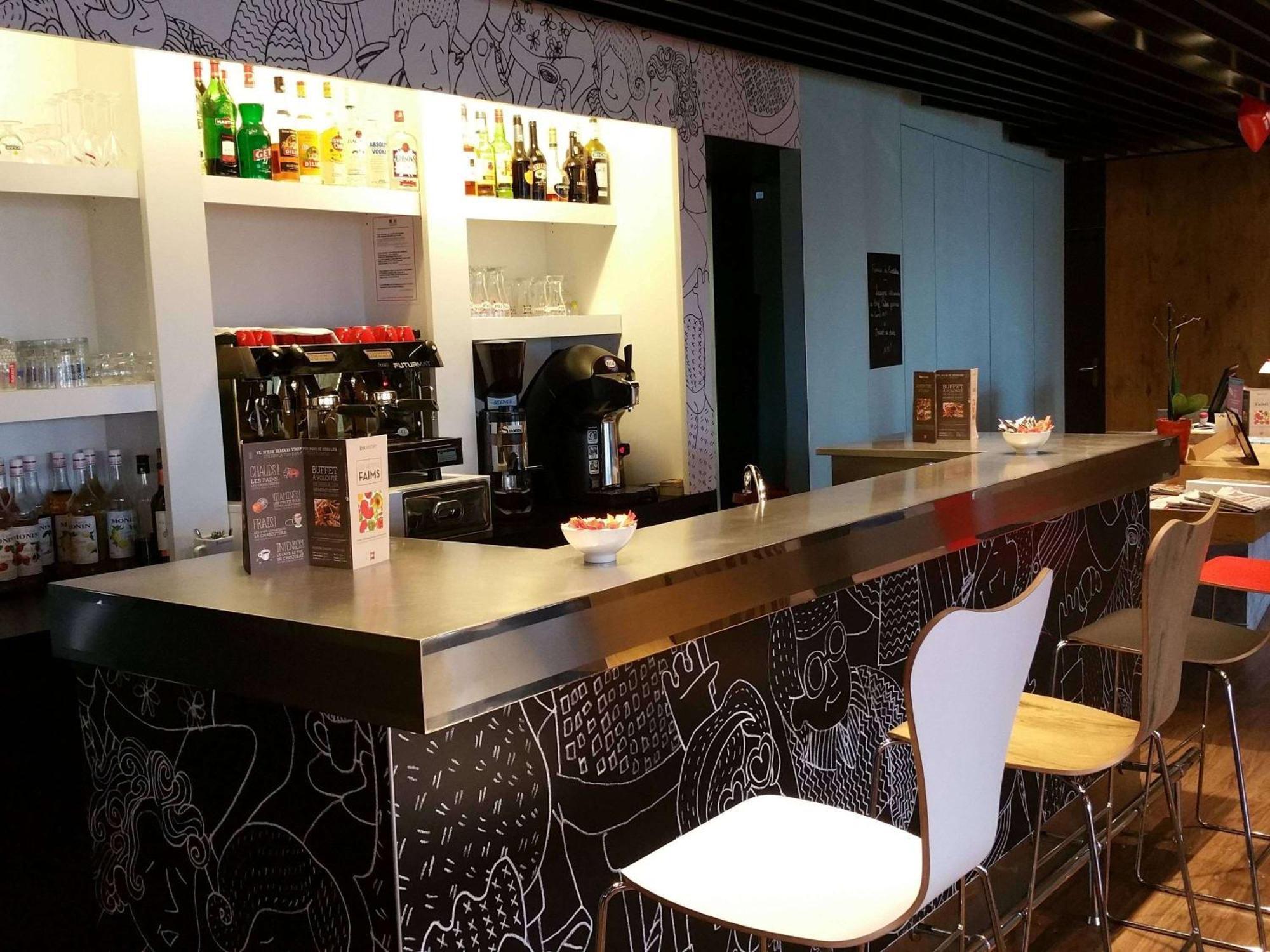 Ibis Aurillac Luaran gambar