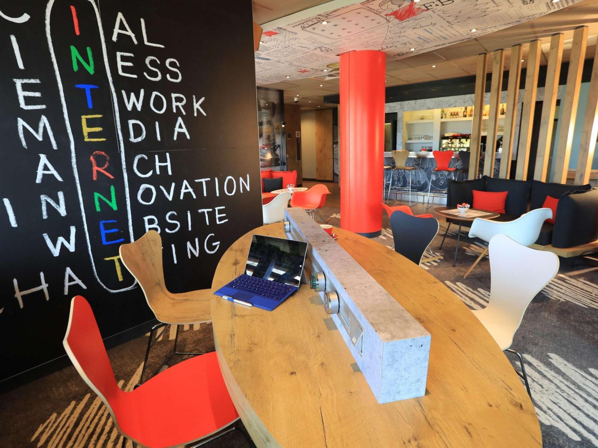 Ibis Aurillac Luaran gambar